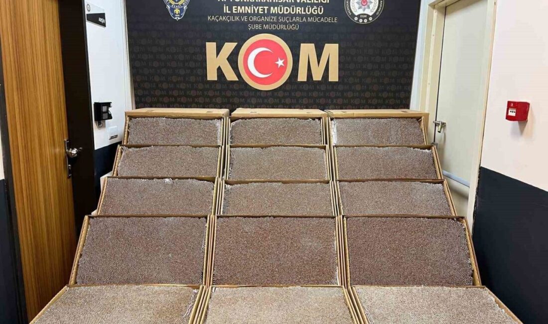 Afyonkarahisar’da polis tarafından durdurulan bir kamyonda yapılan aramamada 270 bin