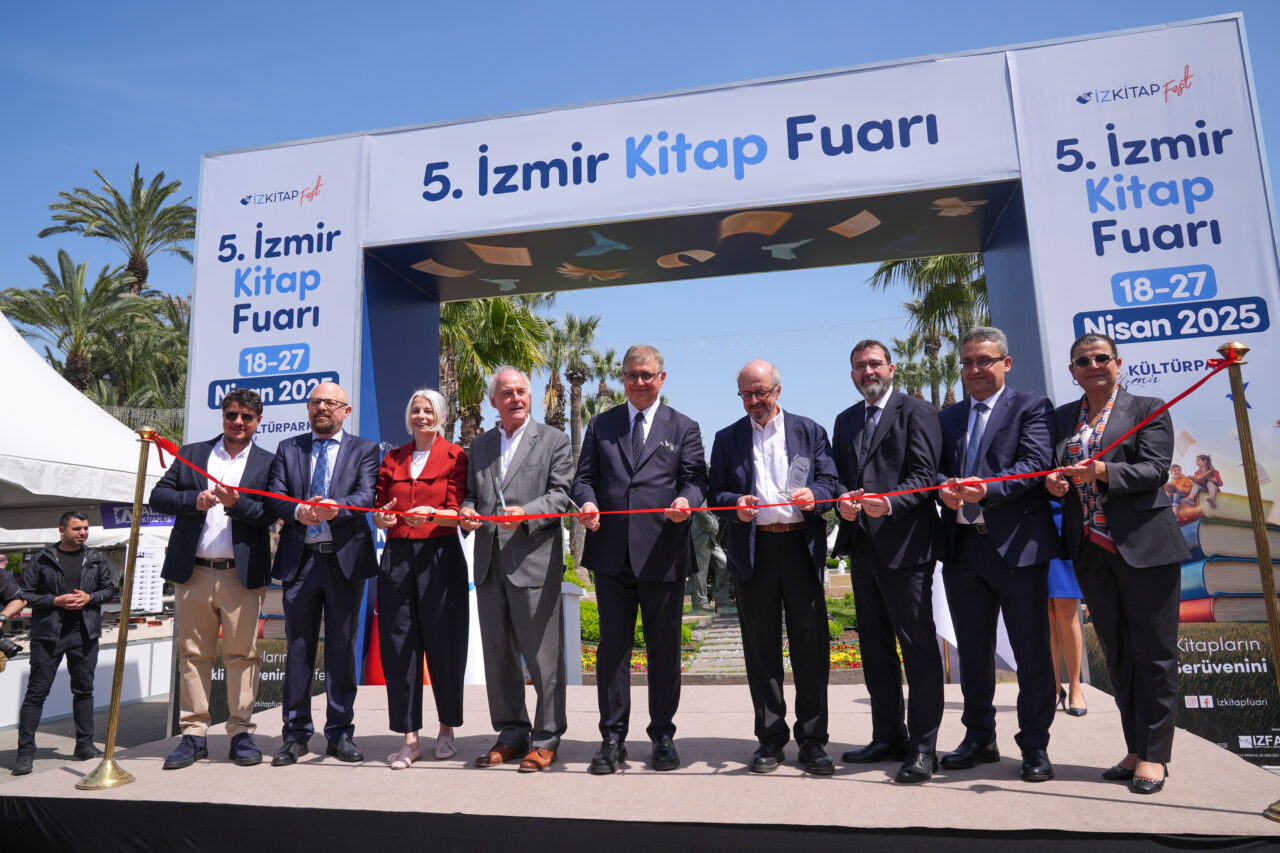 İZMİR (AA) – 5. İzmir Kitap Fuarı (İZKİTAP), "Çocuk ve