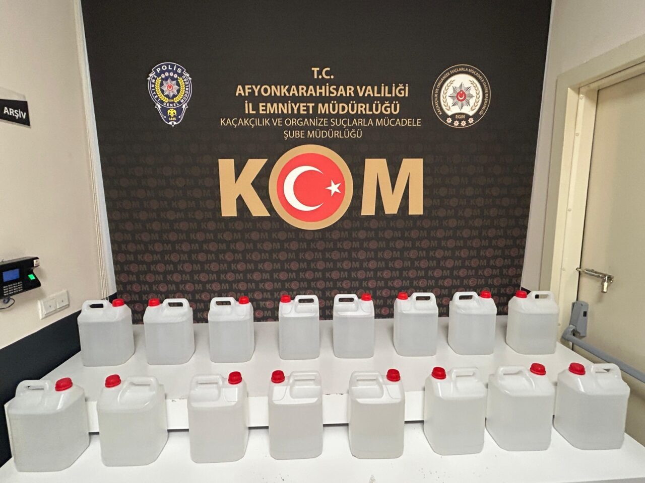 AFYONKARAHİSAR (AA) – Afyonkarahisar'ın Sinanpaşa ilçesinde iş yerinde 80 litre