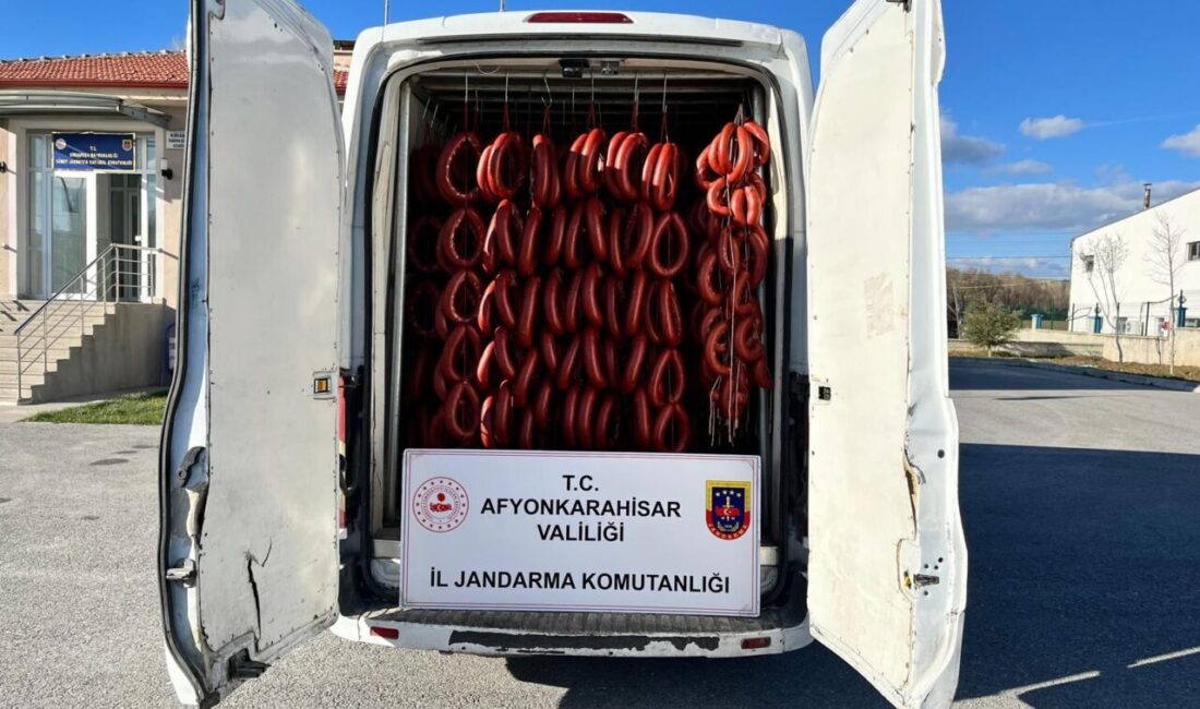 AFYONKARAHİSAR (AA) – Afyonkarahisar'ın Sinanpaşa ilçesinde sağlıksız gıda ticareti yaptığı