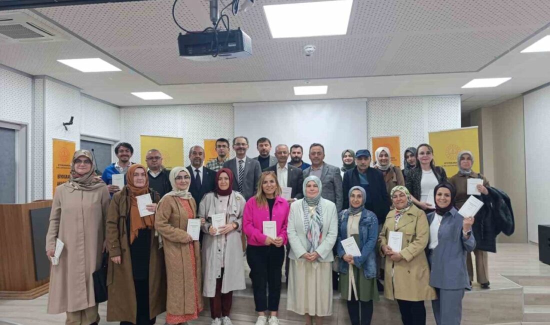 Afyonkarahisar Öğretmen Akademileri Biyografi Akademisi’nin konuğu Yazar Fatma Gülşen Koçak,