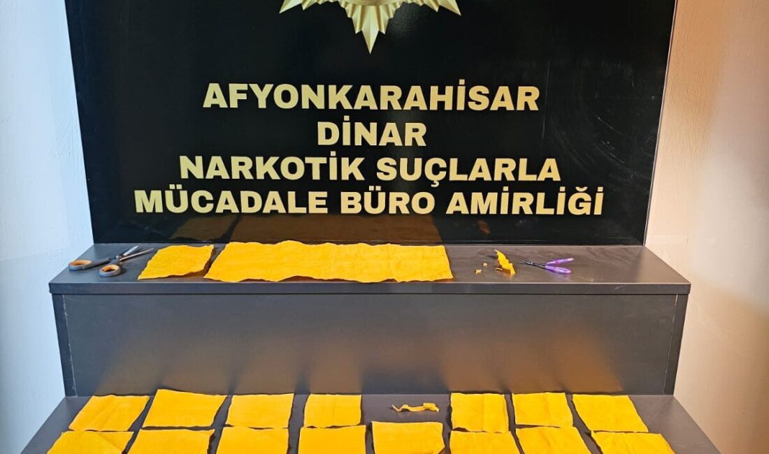 AFYONKARAHİSAR (AA) – Afyonkarahisar'ın Dinar ilçesinde uyuşturucu ele geçirilen otomobildeki