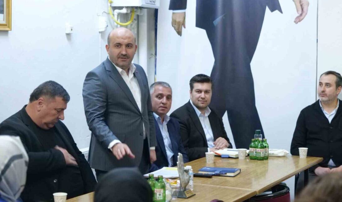 Eskişehir’de bir araya gelen AK Parti Beylikova İlçe Teşkilatı, gelecek