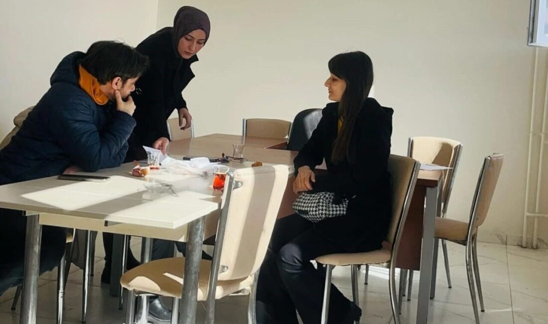 Kütahya’nın Altıntaş ilçesi Zafertepe Çalköy Ortaokulu’nda kariyer yolculuğu başladı. Düzenlenen