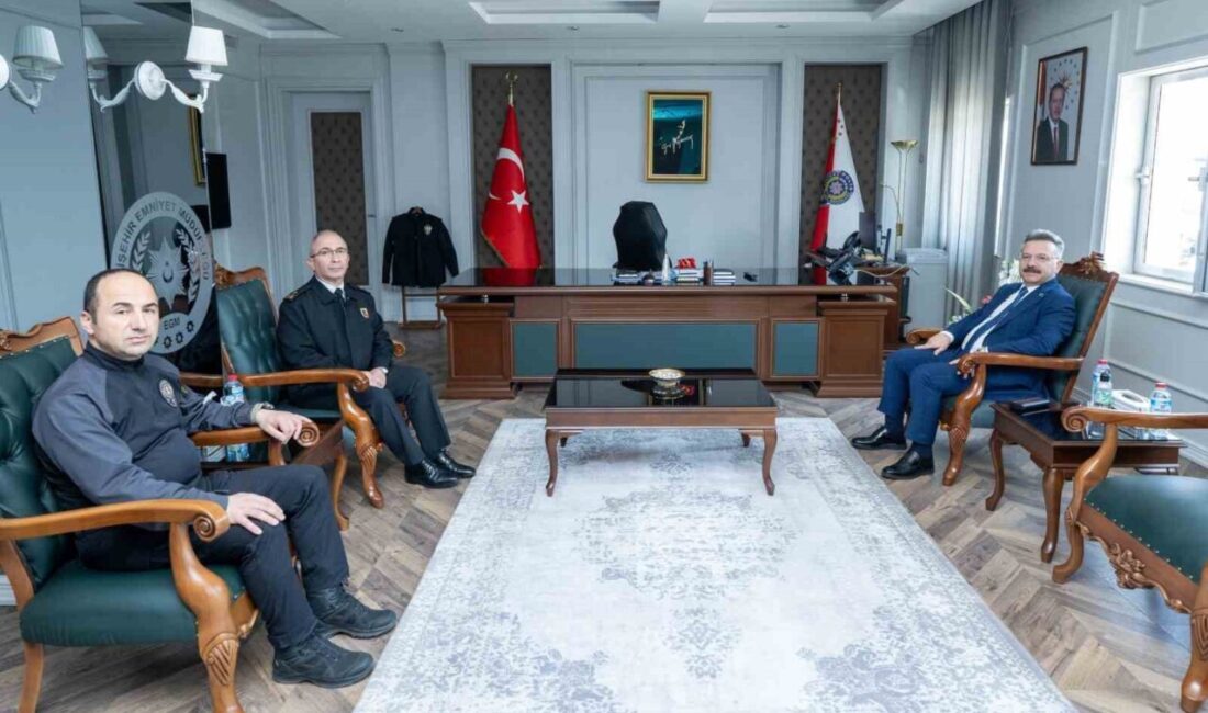 Eskişehir Valisi Hüseyin Aksoy ve İl Jandarma Komutanı Tuğgeneral Erhan