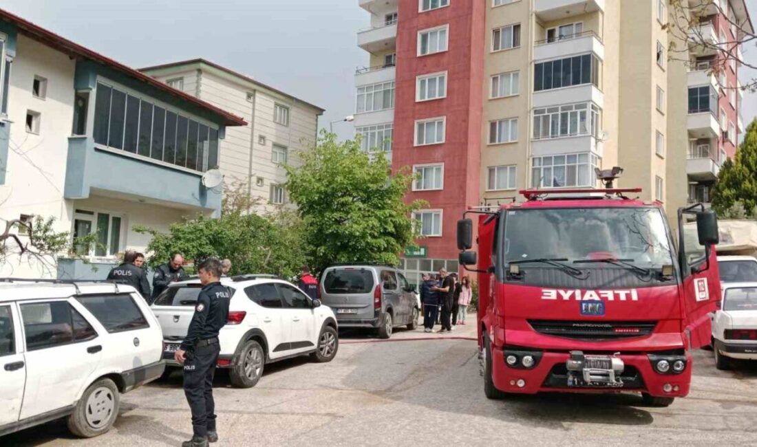 Bilecik’te bir evin zemin katında çıkan yangın, itfaiye ekiplerinin hızlı