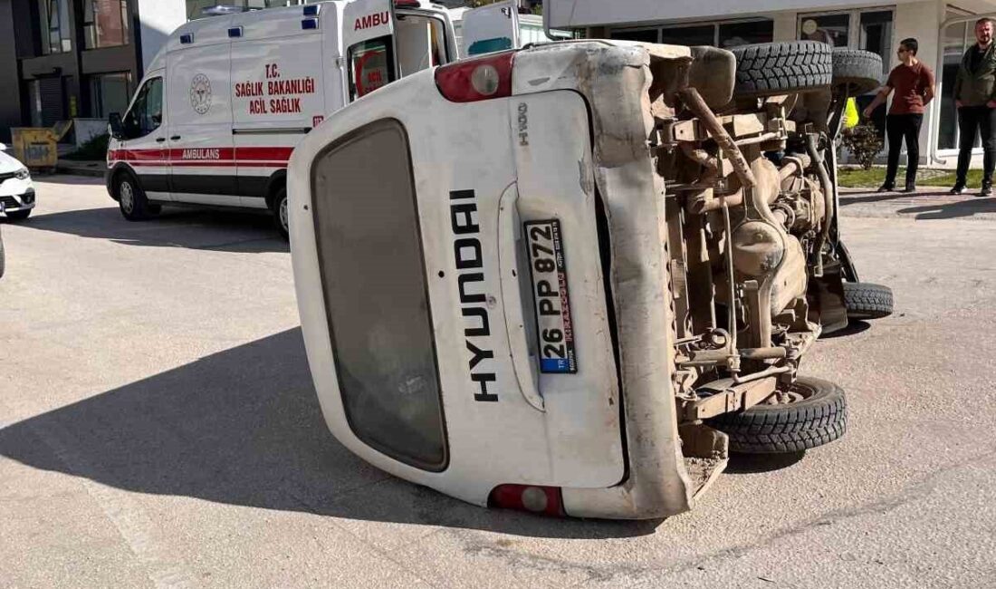 Bilecik’te seyir halindeki 2 aracın kavşakta çarpışması sonucu meydana gelen