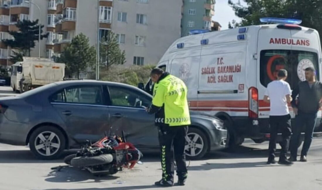 Bilecik’te seyir halindeki otomobil ile motosikletin çarpışması sonucu meydana gelen