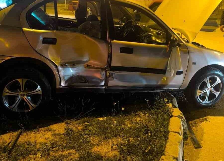 Bilecik’te otomobil ile halk minibüsünün çarpışması sonucu meydana gelen trafik
