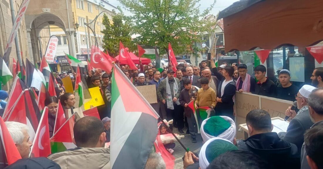 AFYONKARAHİSAR (AA) – Afyonkarahisar'ın Bolvadin ilçesinde sivil toplum kuruluşlarının öncülüğünde