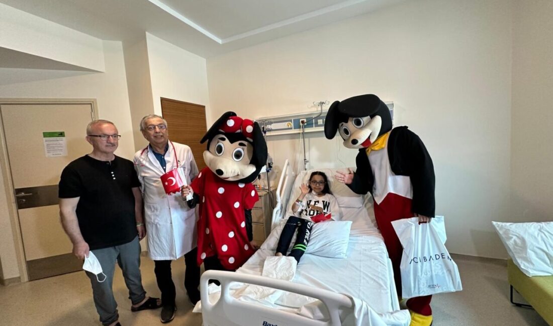 İZMİR (AA) – İzmir'de çapraz nakil operasyonuyla böbrek nakli olan