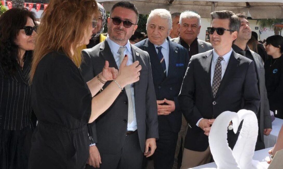 İZMİR (AA) – İzmir'in Çeşme ilçesinde Turizm Haftası etkinliklerle kutlandı.