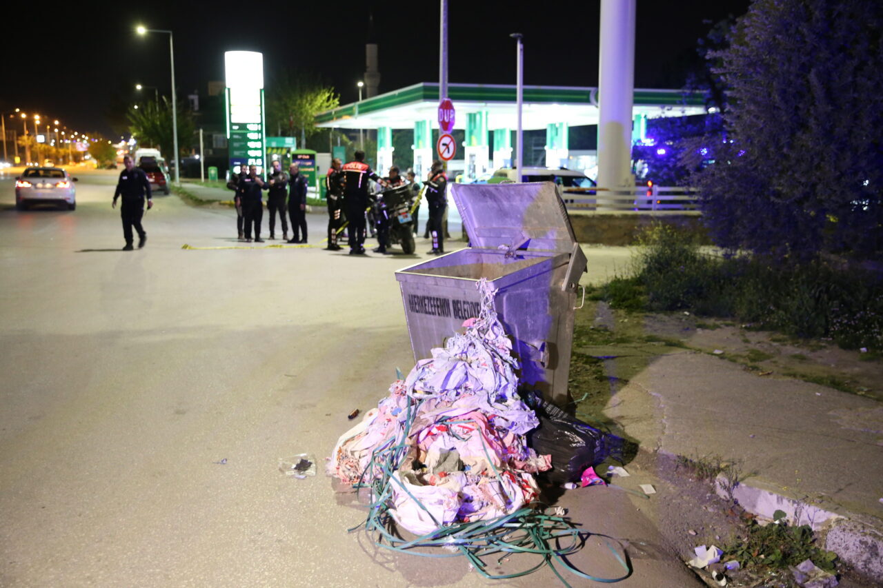 DENİZLİ (AA) – Denizli'nin Merkezefendi ilçesinde, çöp konteynerinde bebek cesedi