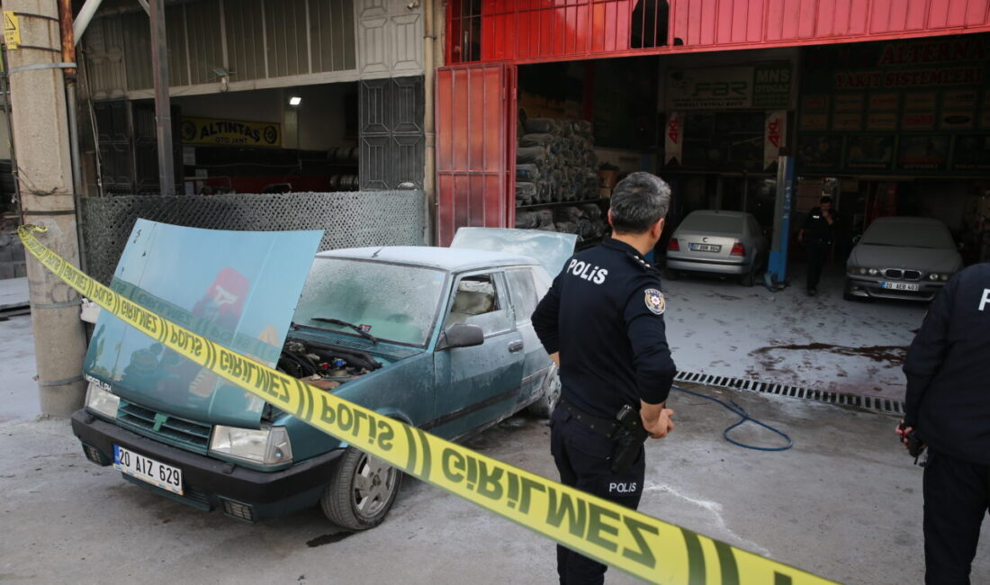 DENİZLİ (AA) – Denizli'nin Merkezefendi ilçesinde otomobilin LPG tankının bakımı