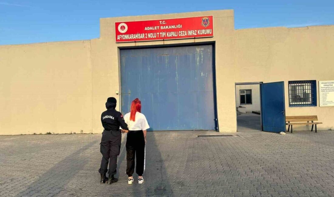 Afyonkarahisar’da dolandırıcılık suçundan 4 yıl hapis cezası ile aranan bir