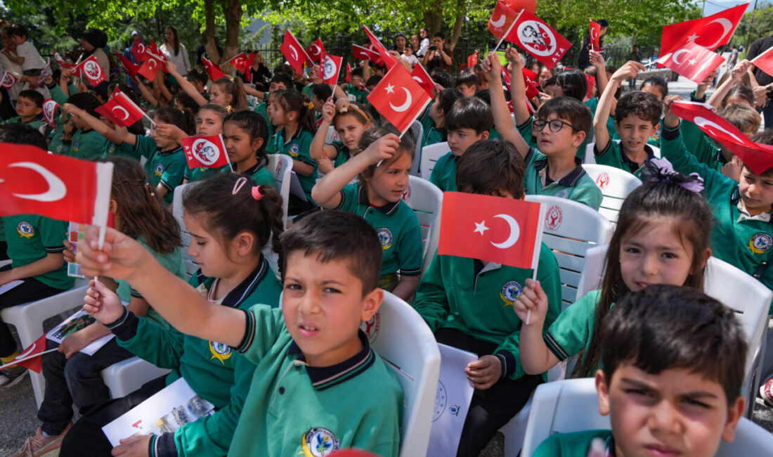 İZMİR (AA) – Ege Ordusu Bölge Bando Komutanlığı, 23 Nisan