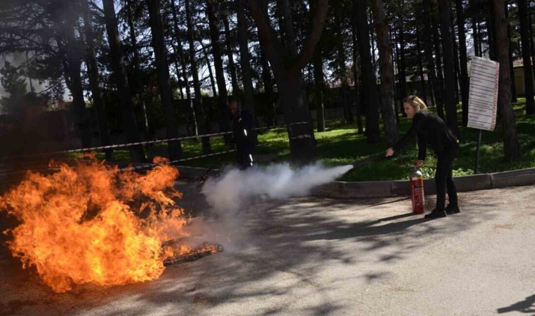 Eskişehir İl Sağlık Müdürlüğü, personelin muhtemel yangın durumlarına karşı bilinçlendirilmesi