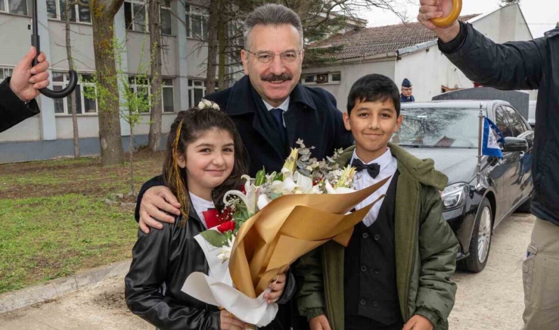 Eskişehir’de İkinci İnönü Zaferi’nin 104. yıl dönümü dolayısıyla düzenlenen törende,