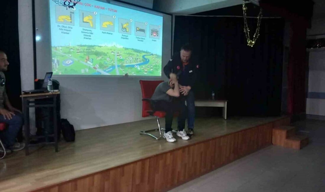 AFAD Eskişehir, Fahri Keskin Fen Lisesi öğrencilerine afet bilinci ve
