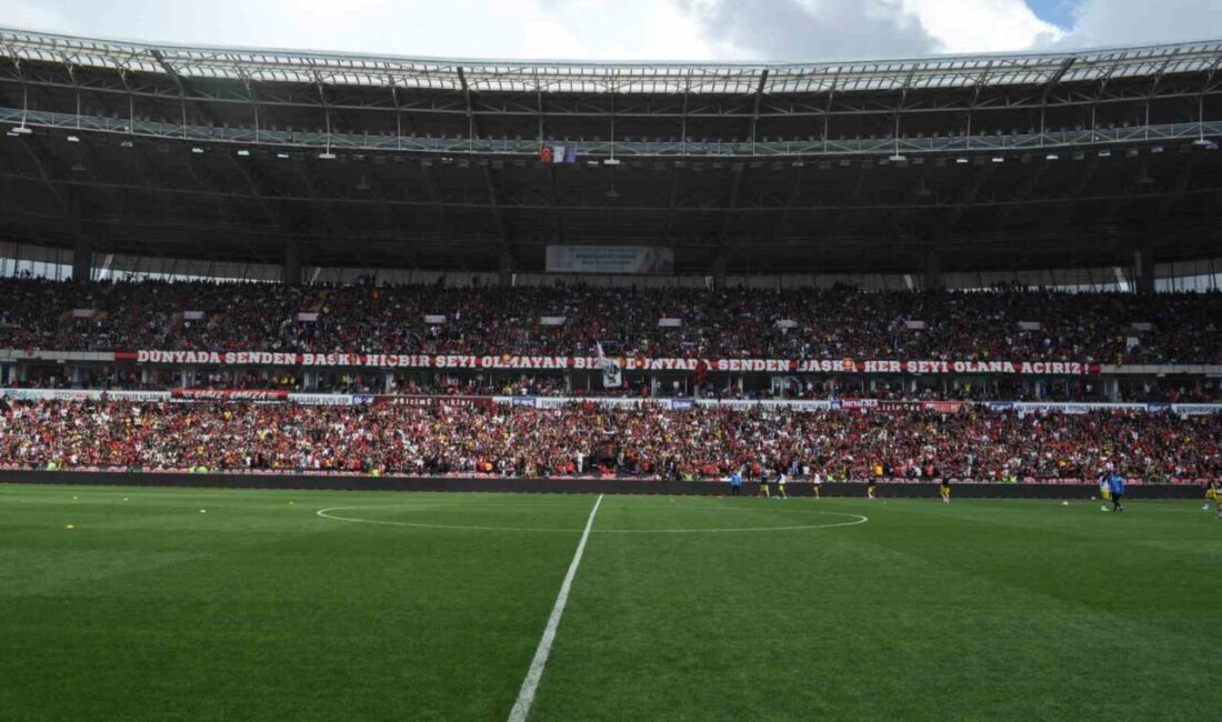 Eskişehirspor, Akşehirspor ile oynadığı maçta 33 bin 247 taraftarıyla Bölgesel