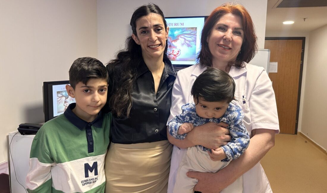 İZMİR (AA) – İzmir'de ikinci bebeğini sezaryen ile getirmeyi planlayan