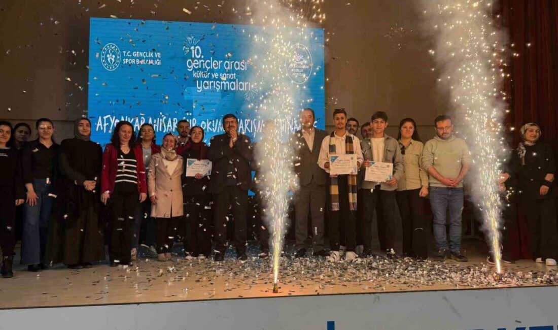 10.’ncu Gençler arası Kültür ve Sanat Yarışmaları Şiir Okuma Yarışmasında
