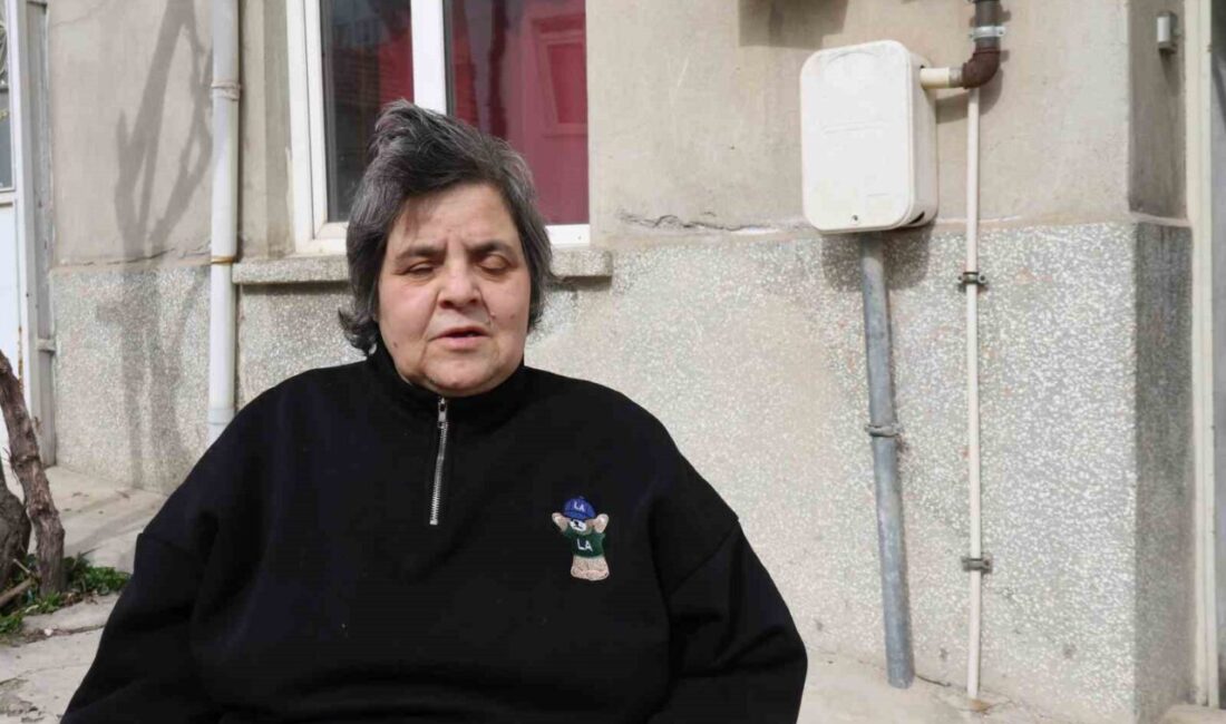 Eskişehir’de doğuştan görme engelli olan ve bir oğlunun arada uğradığı
