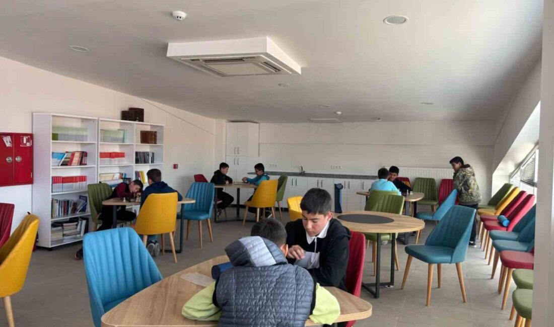 Kütahya’nın Hisarcık ilçesinde Milli Eğitim Müdürlüğü tarafından düzenlenen ortaokullar arası