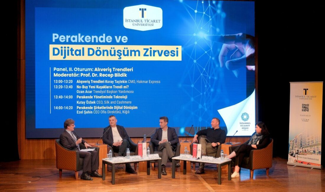 - Zirve kapsamında sektör temsilcileri ve akademisyenler bir araya geldi