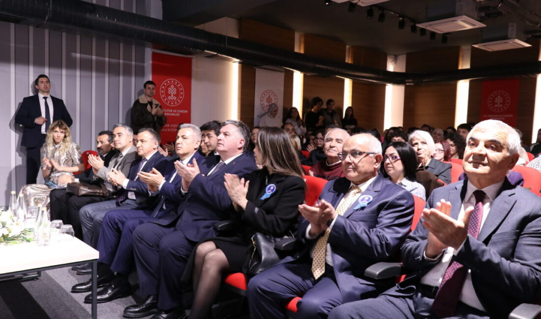 İZMİR (AA) – İzmir'de 61. Kütüphane Haftası dolayısıyla program düzenlendi.