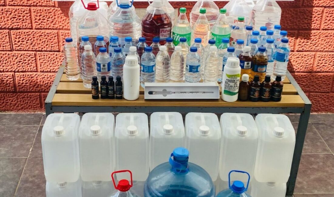 İZMİR (AA) – İzmir'de düzenlenen operasyonlarda 8 ton 223 litre