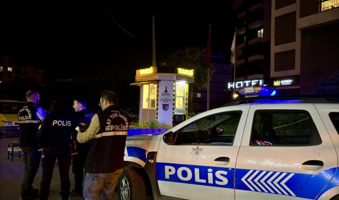 İZMİR (AA) – İzmir'in Buca ilçesinde çıkan bıçaklı kavgada 1'i