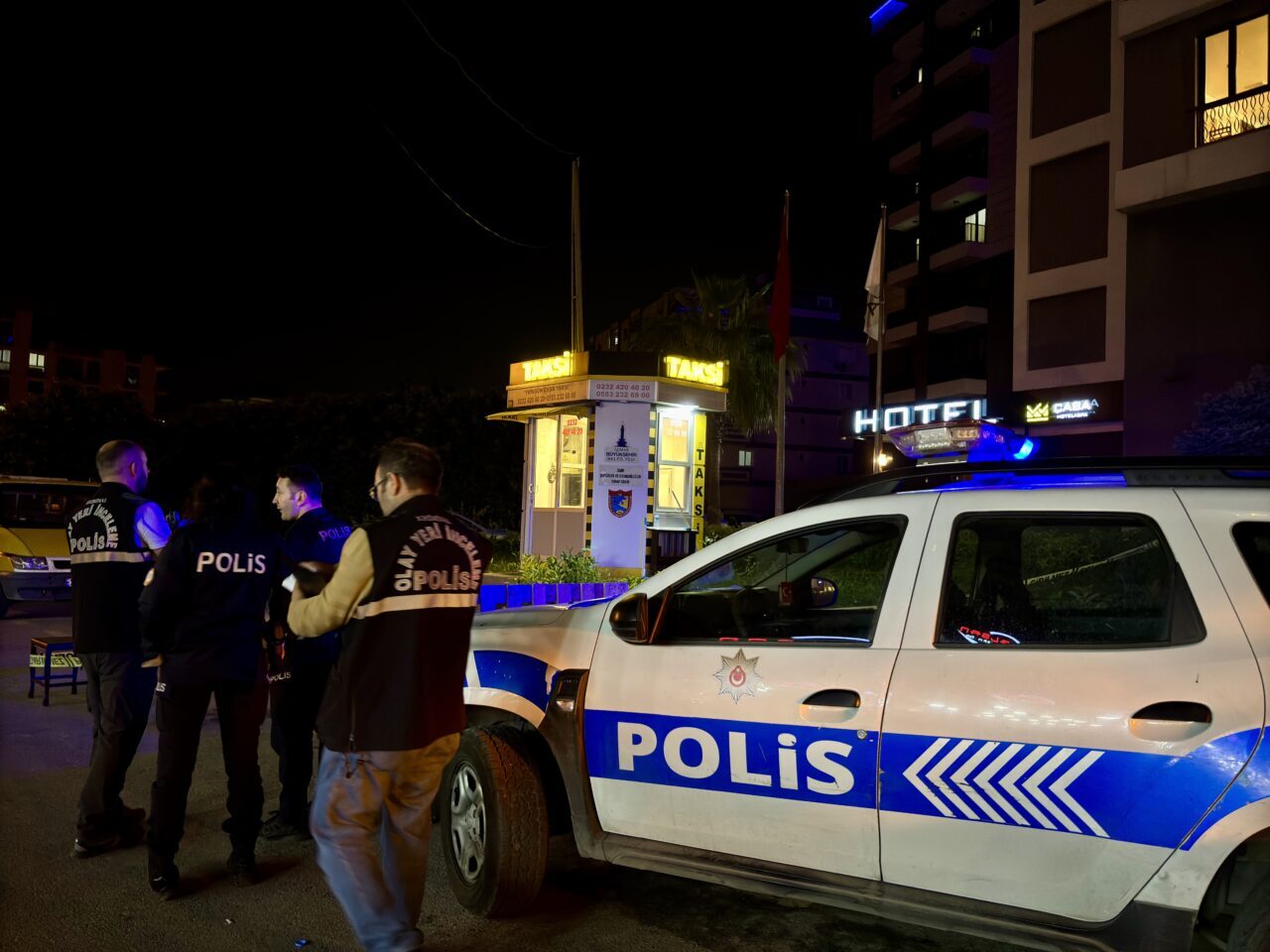 İZMİR (AA) – İzmir'in Buca ilçesinde çıkan bıçaklı kavgada 1'i
