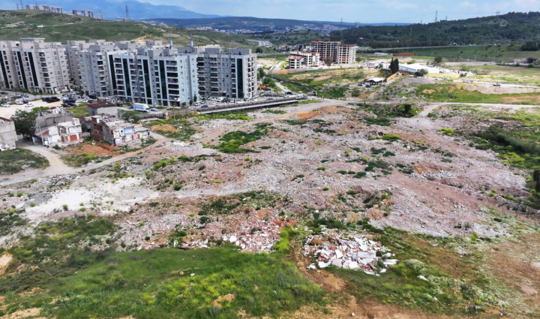 İZMİR (AA) – İzmir'in Karabağlar ilçesinde Uzundere Kentsel Dönüşüm Projesi'nin
