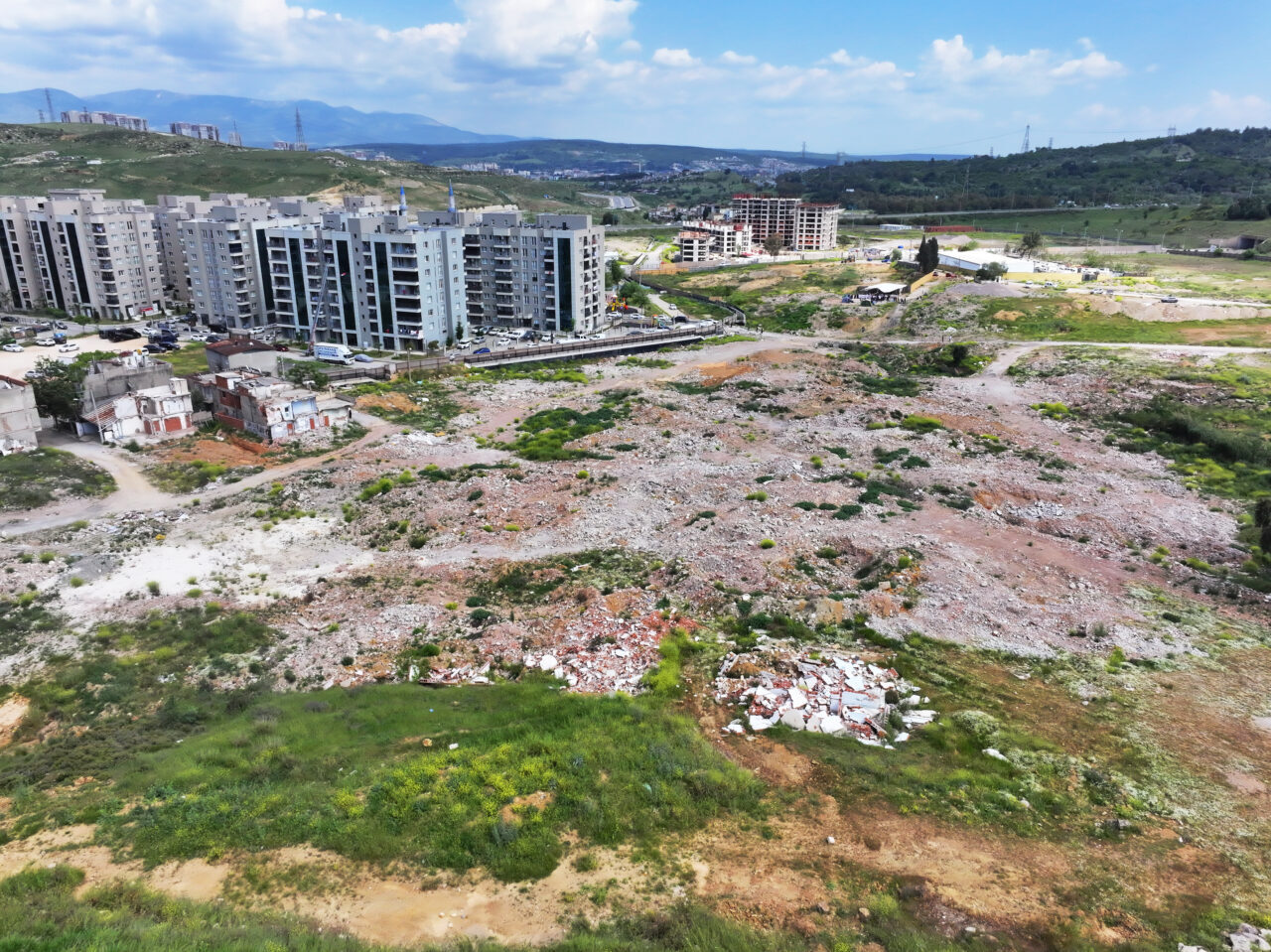 İZMİR (AA) – İzmir'in Karabağlar ilçesinde Uzundere Kentsel Dönüşüm Projesi'nin