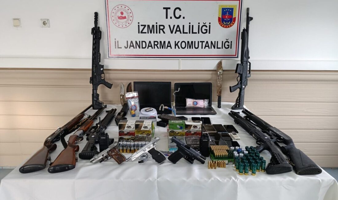 İZMİR (AA) – İzmir'in Bayındır ve Torbalı ilçelerinde silahlı organize