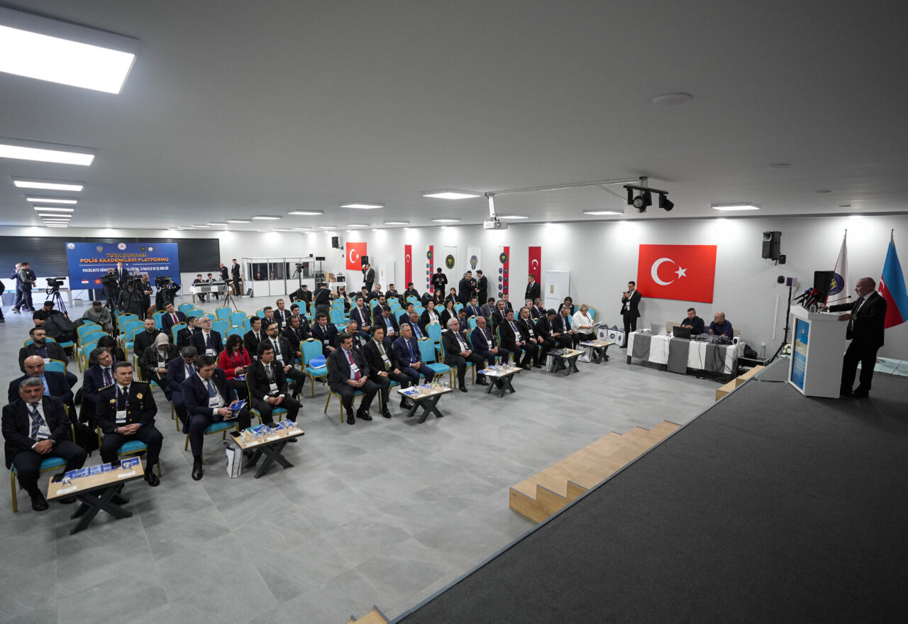 - İçişleri Bakan Yardımcısı Mehmet Sağlam:
- "Türkiye güvende olmazsa, Azerbaycan