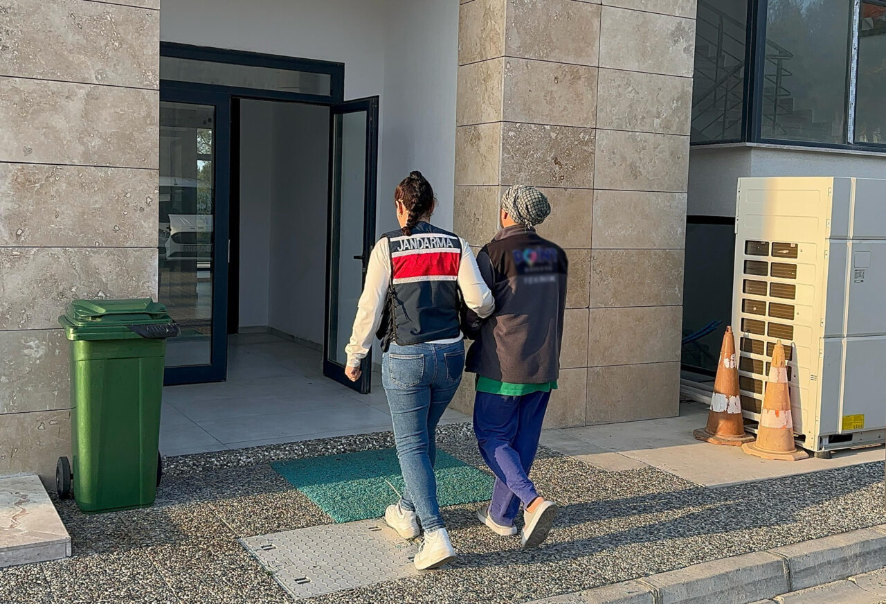 İZMİR (AA) – İzmir'de silahlı terör örgütü PKK/KCK'ya yönelik operasyonunda