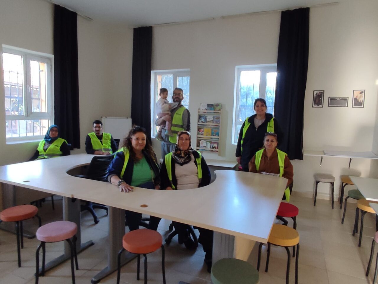 İZMİR (AA) – İzmir Yardım Ekibi gönüllüleri, Bayındır ilçesinde bir