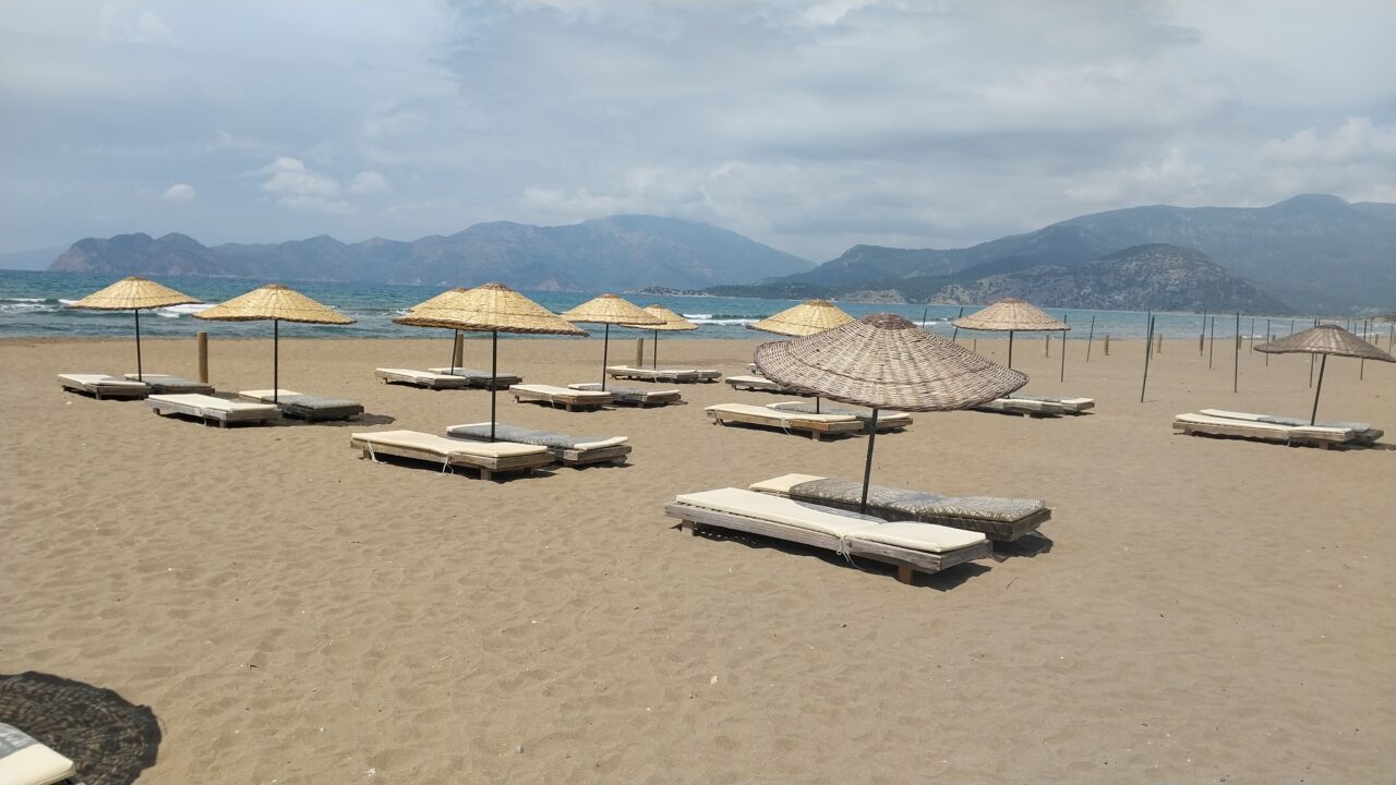 MUĞLA (AA) – Her yıl binlerce deniz kaplumbağasına ev sahipliği