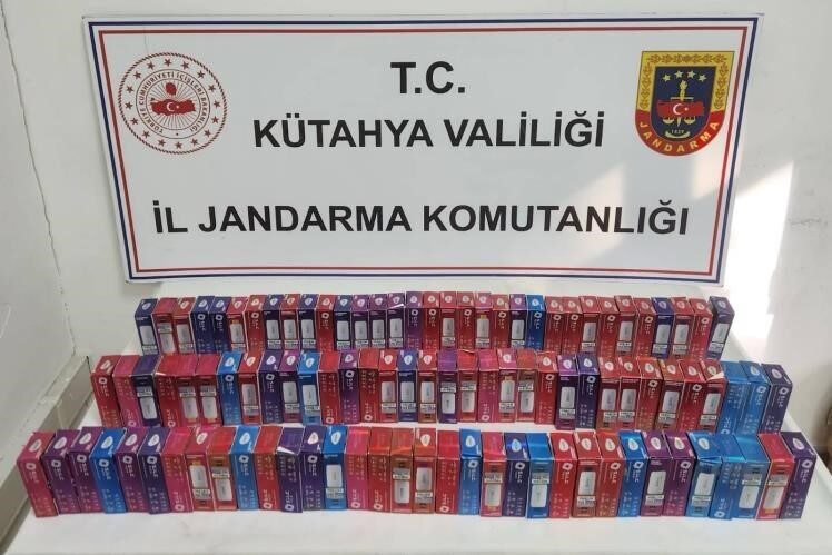 Kütahya’da İl Jandarma Komutanlığı ekiplerince yapılan operasyonda 101 adet elektronik