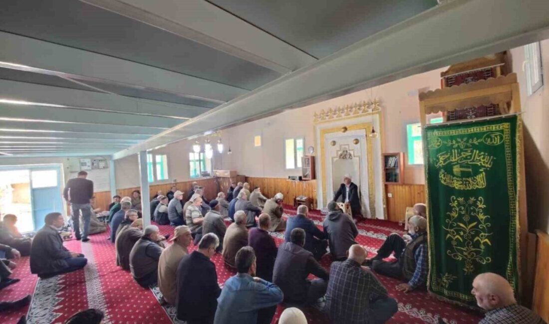 Eskişehir Karacakaya Mahallesi’ndeki çiftçiler, azalan yağmurlara karşı tarlalarındaki ürünleri için