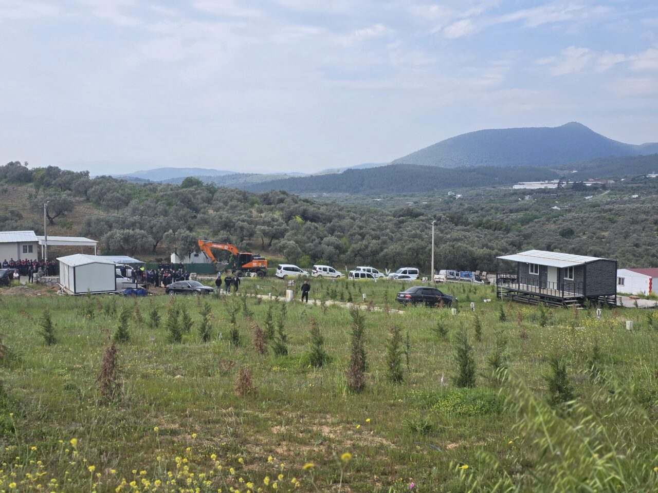 İZMİR (AA) – İzmir'in Kemalpaşa ilçesinde tarım arazisi üzerinde bulunan