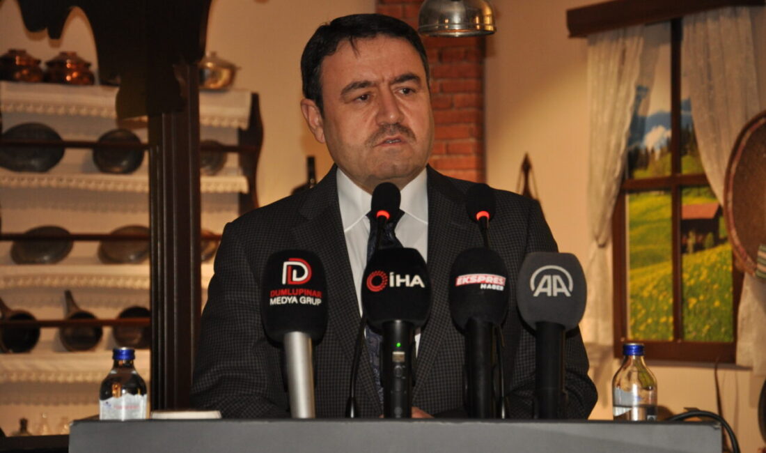 KÜTAHYA (AA) – Kütahya'da, "Cumhuriyetin Işığında Anadolu'nun Kültürel Mirasına Yolculuk"