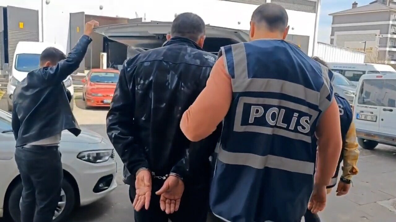 KÜTAHYA (AA) – Kütahya'da hakkında "karşılıksız çek vermek" suçundan kesinleşmiş