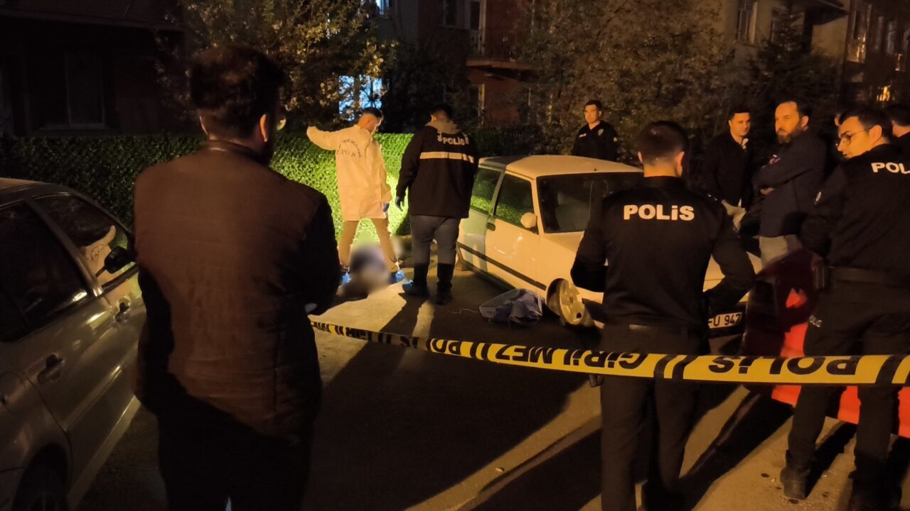 KÜTAHYA (AA) – Kütahya'da 64 yaşındaki kişi, caddede ölü bulundu.