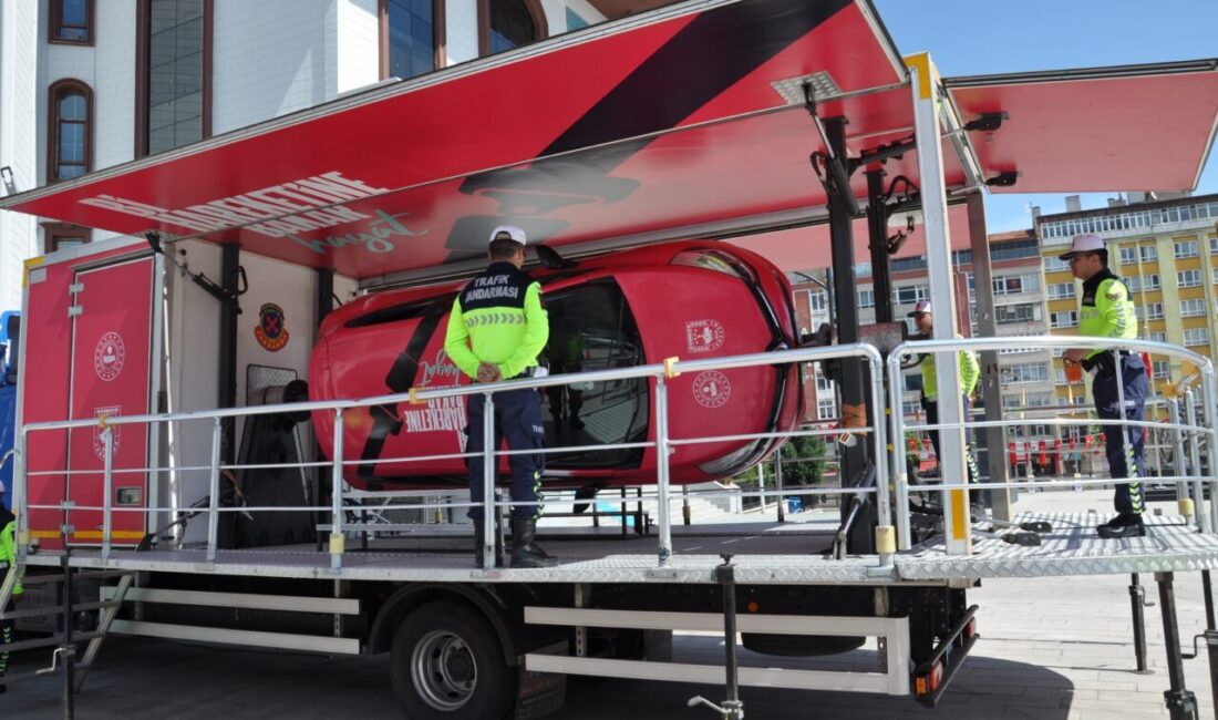 KÜTAHYA (AA) – Kütahya'da, Jandarma Genel Komutanlığına ait "mobil eğitim