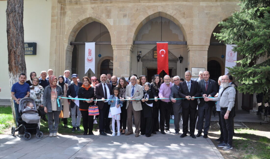 KÜTAHYA (AA) – Kütahya’da, Turizm Haftası etkinlikleri kapsamında karma resim