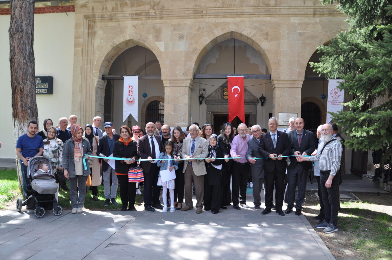 KÜTAHYA (AA) – Kütahya’da, Turizm Haftası etkinlikleri kapsamında karma resim