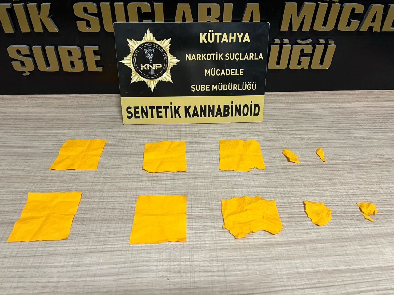 KÜTAHYA (AA) – Kütahya'da, uyuşturucu ticareti yaptıkları iddiasıyla gözaltına alınan